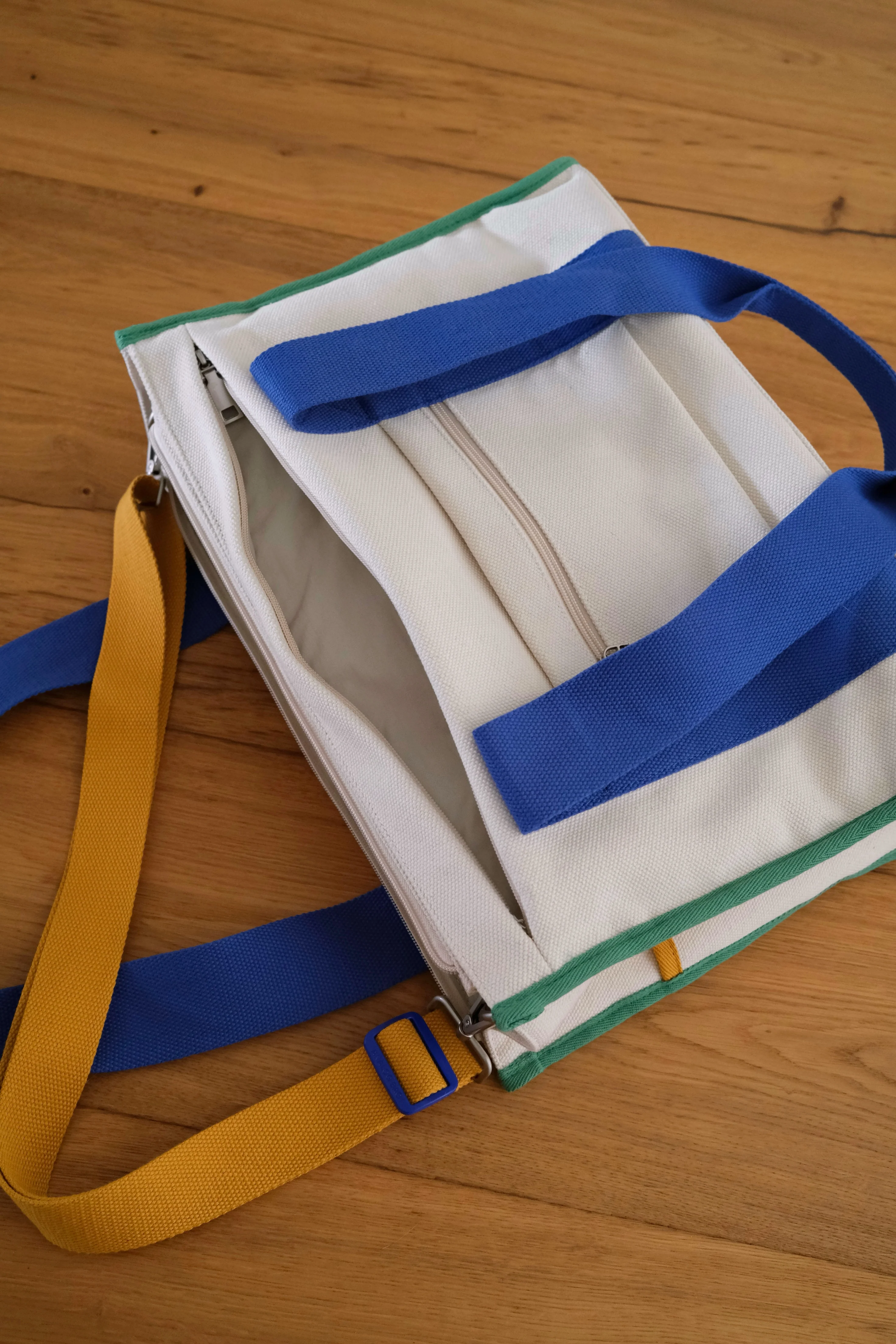 No.1 Laptop Tote V2 - Image 11