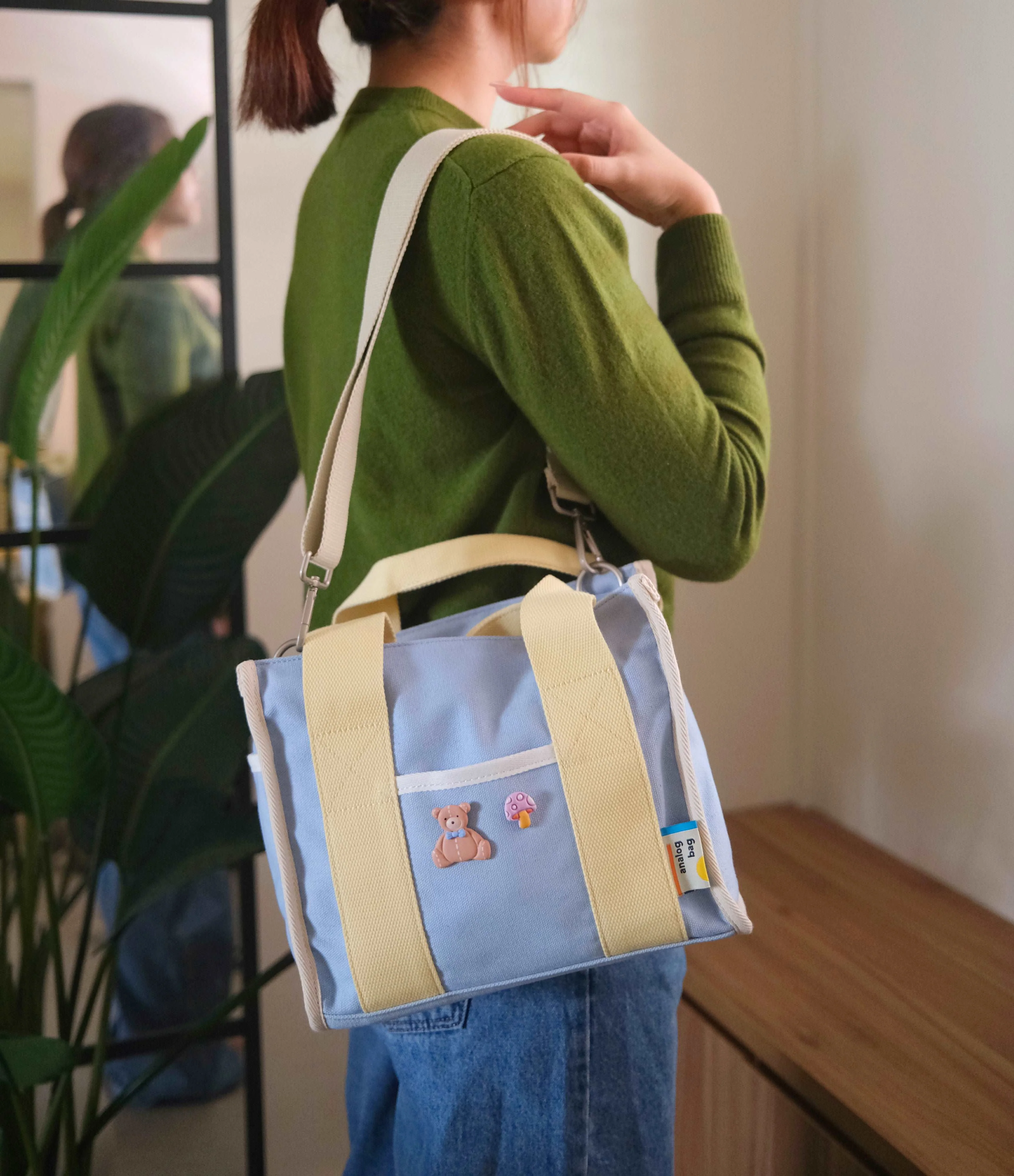 Preorder: No.17 Medium Tote Bag v3 - Image 3