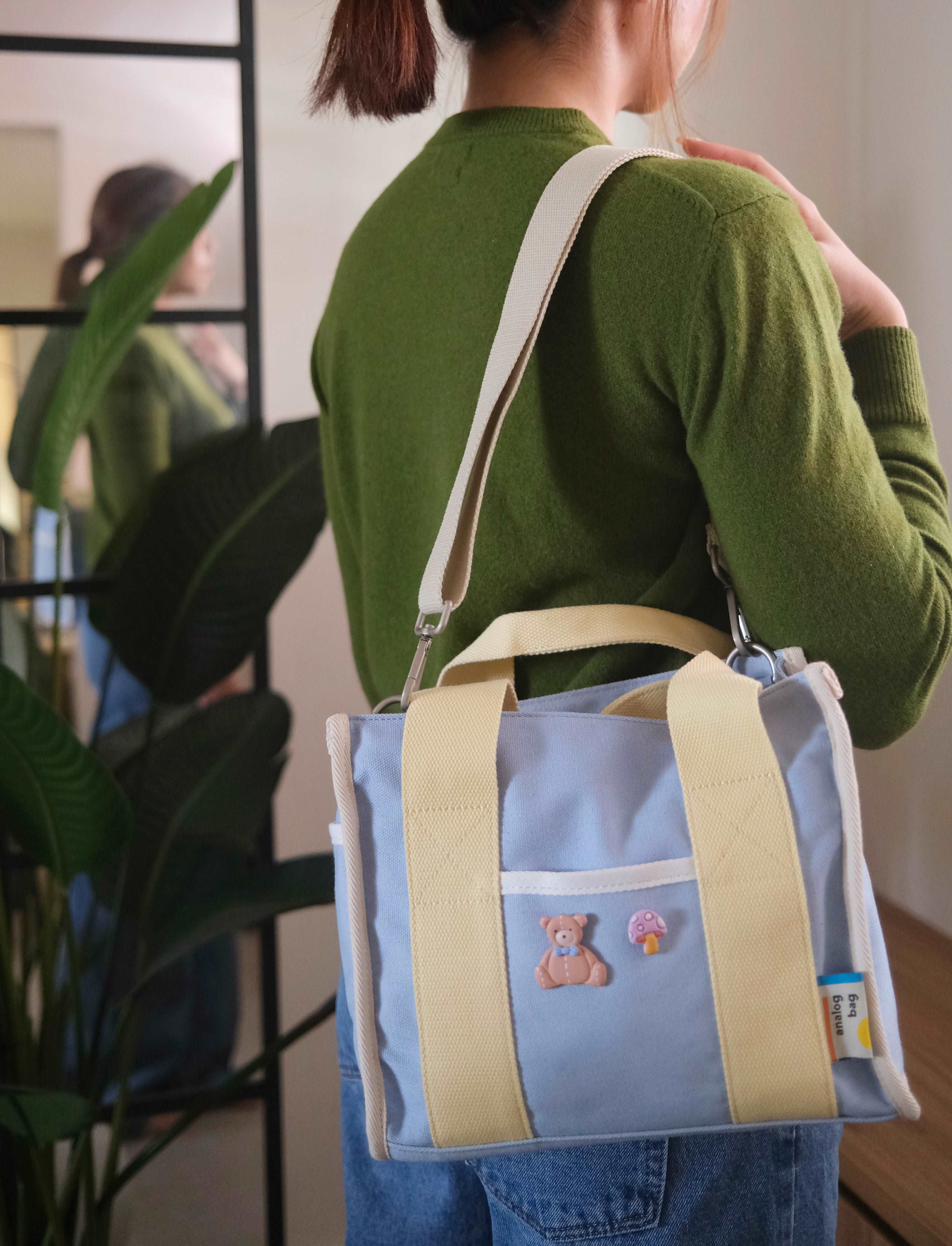 Preorder: No.17 Medium Tote Bag v3 - Image 5