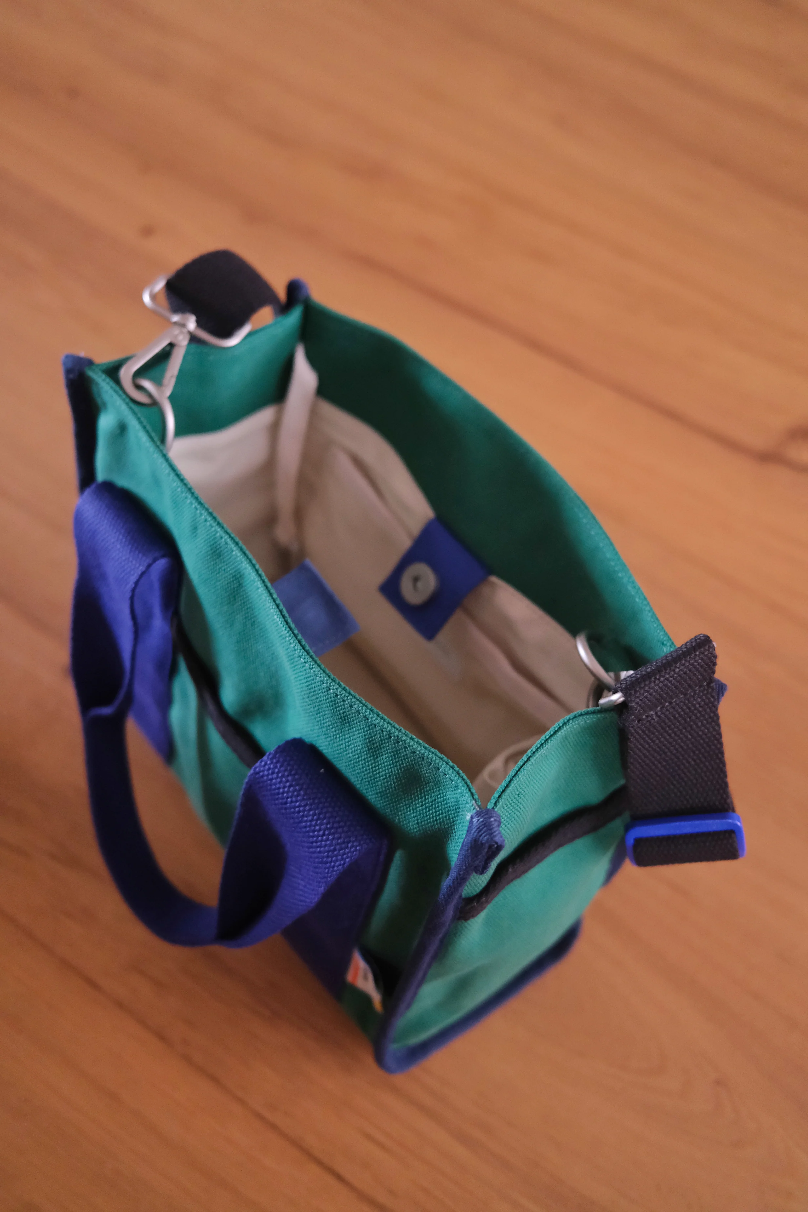 Analog No.20 Medium Tote Bag (Limited Edition) - Image 16