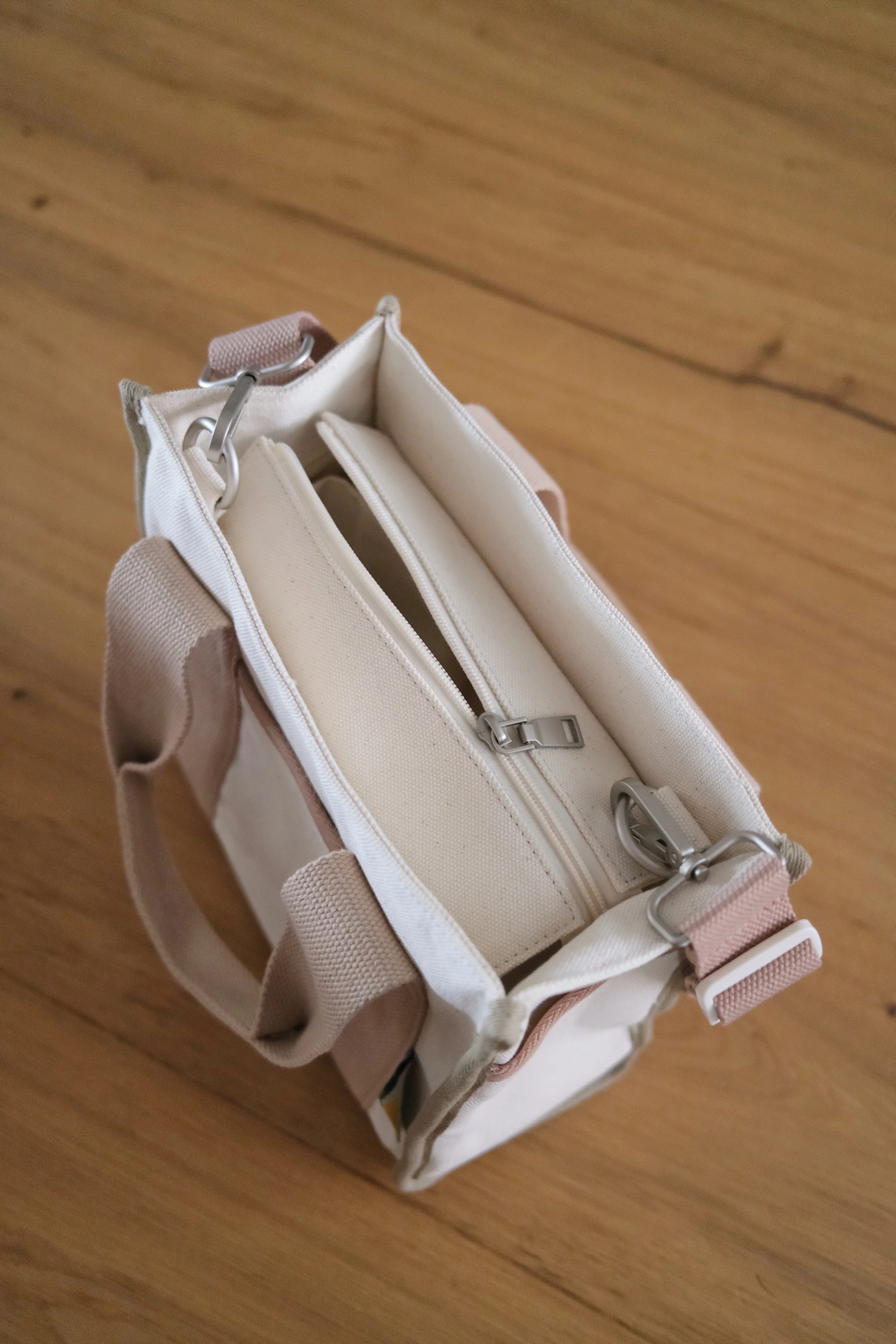 Analog No.24 Medium Tote Bag (Limited Edition) - Image 12