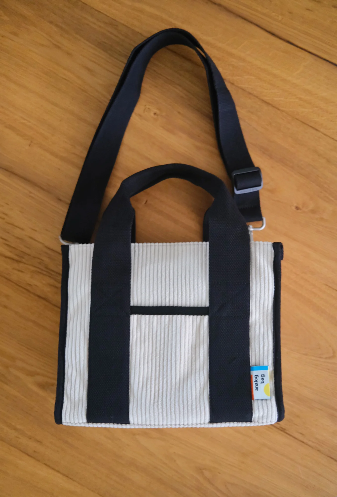 Analog No.30 Medium Tote Bag - Image 5