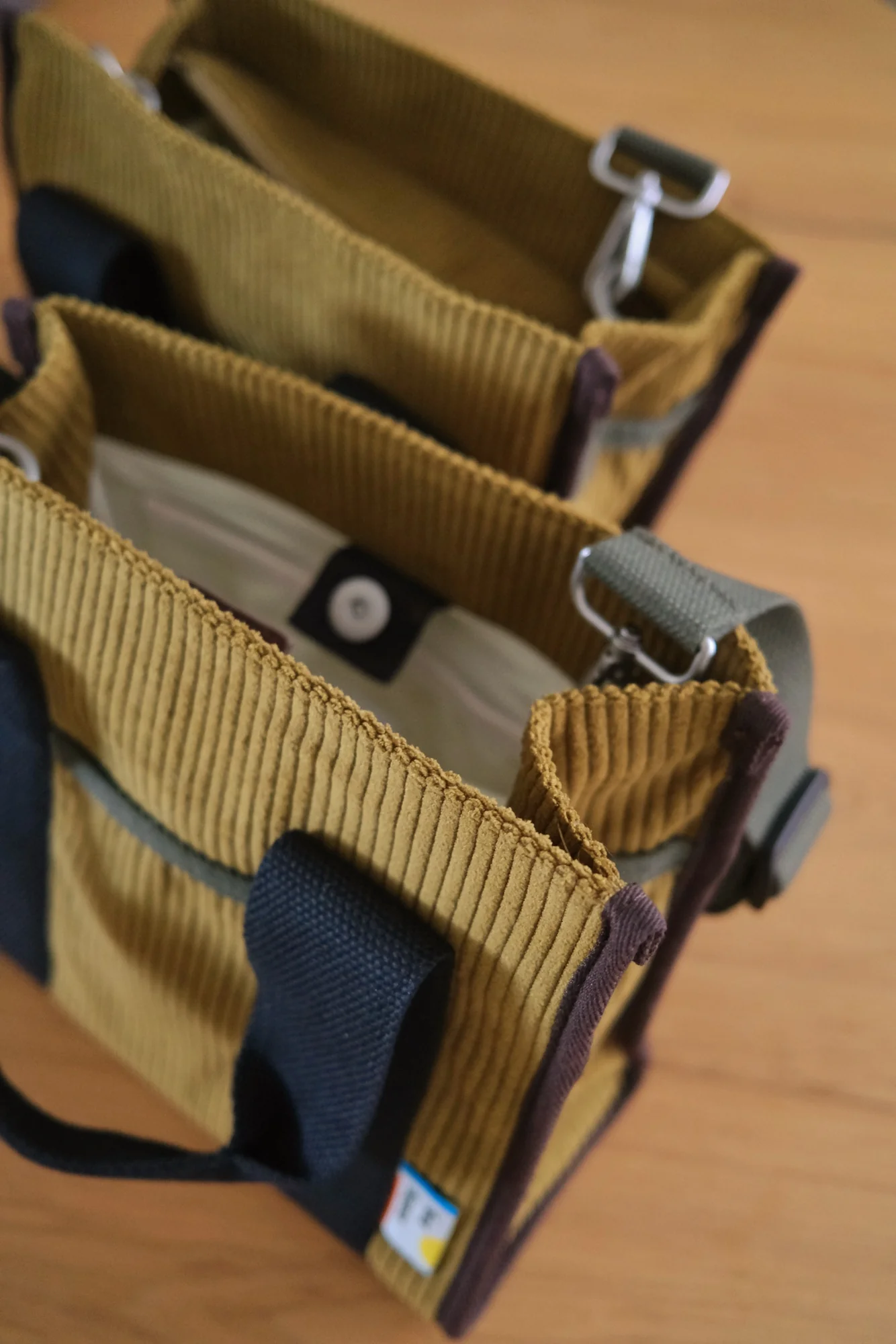 Analog No.31 Medium Tote Bag (Limited Edition) - Water Repellent Corduroy - Image 12
