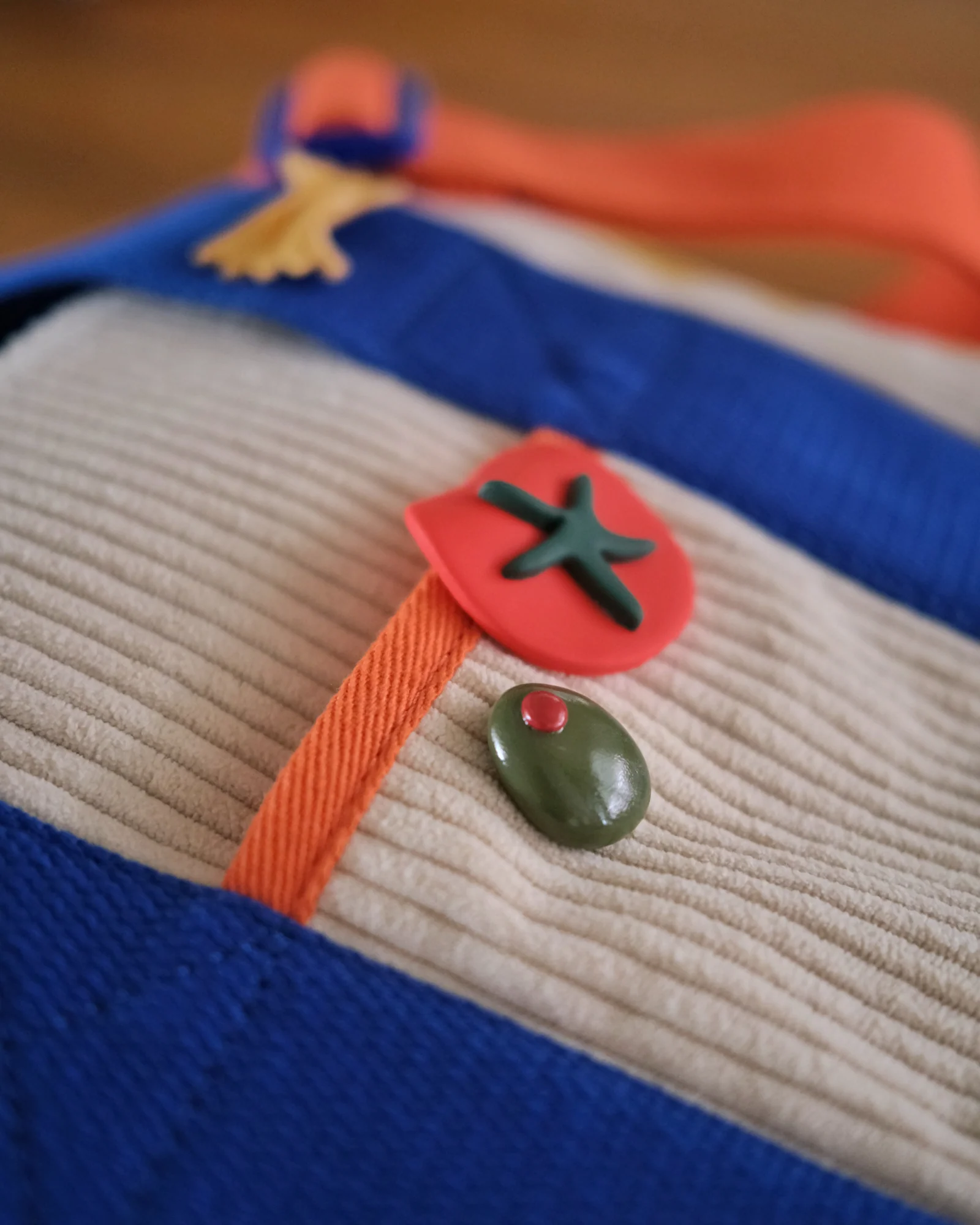 Large Tomato Pin / Bobbin 🍅 - Image 4