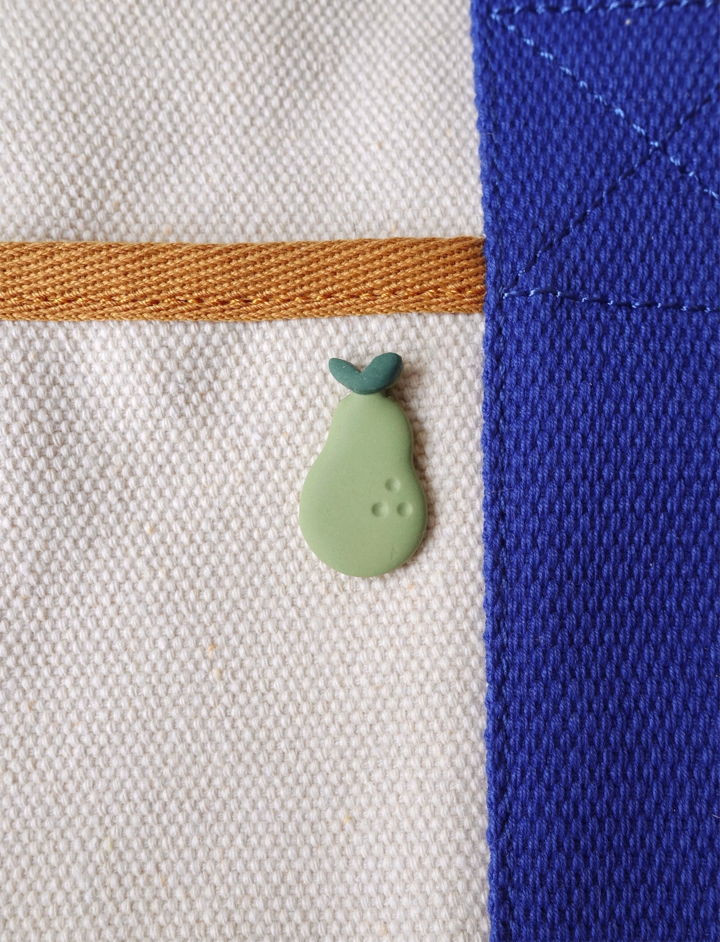Pear Bobbin
