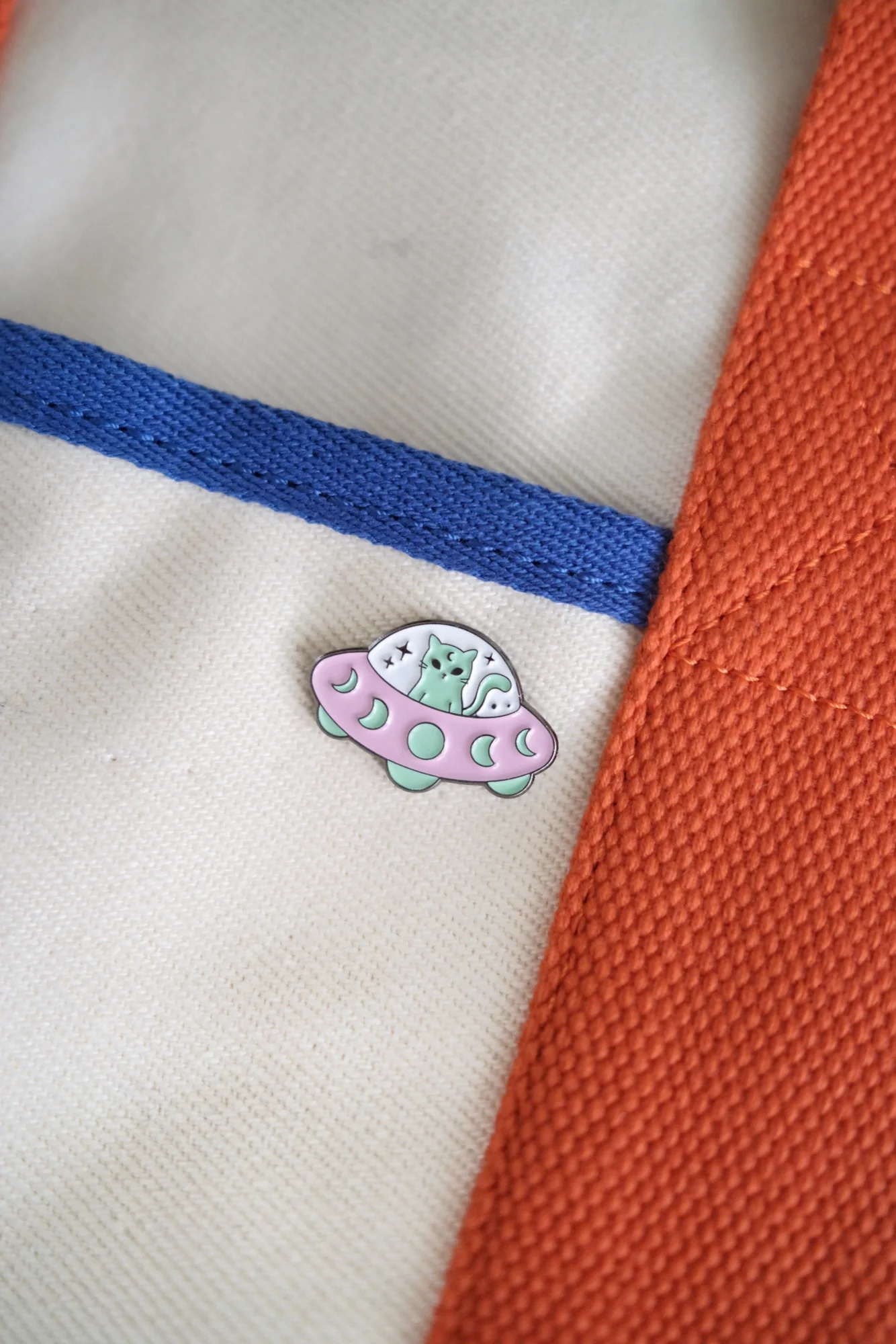 Space Ship Cat Enamel Pin - Image 5