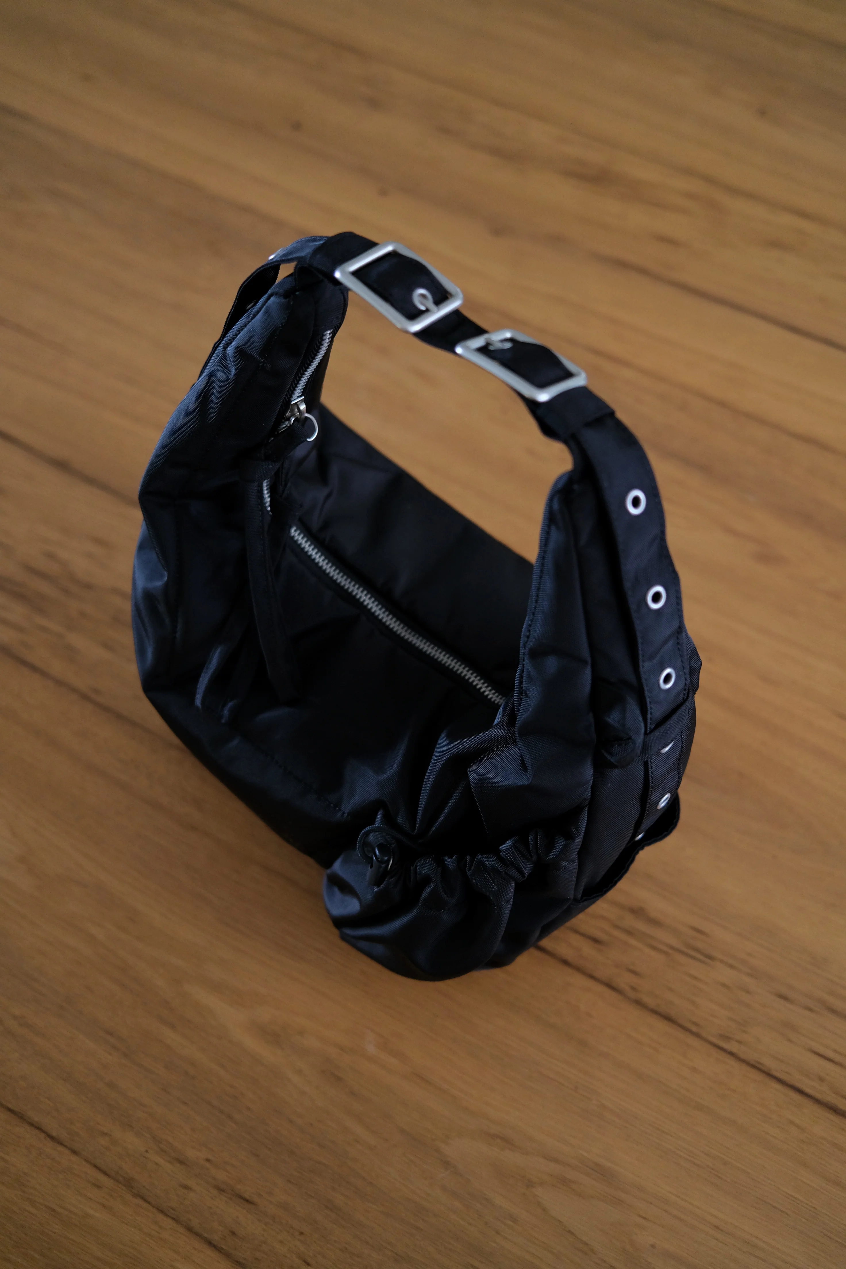 The Medium Utility Bag - Noir - Image 12