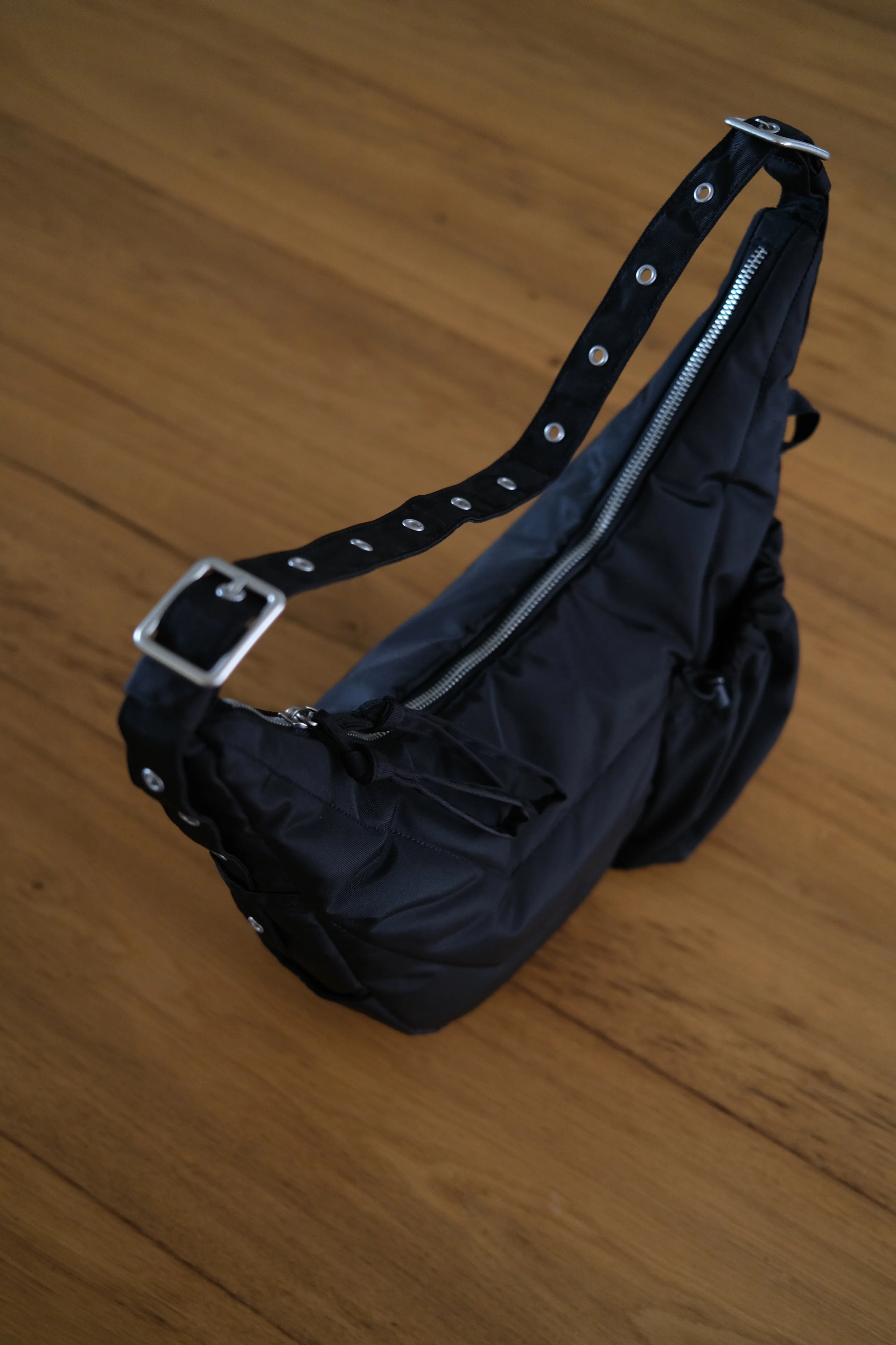 The Medium Utility Bag - Noir - Image 14